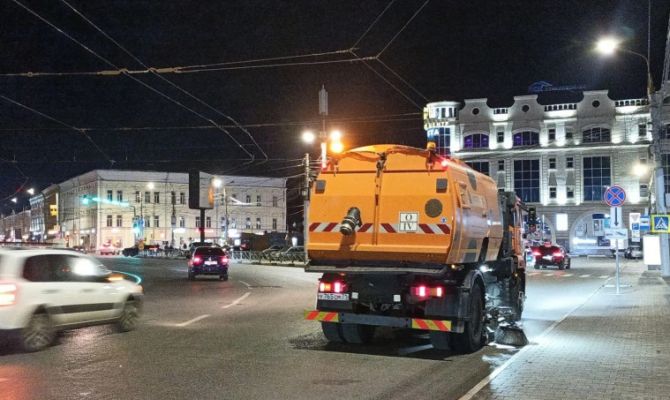 72 кубометра смёта за сутки: в Туле продолжается уборка городских улиц