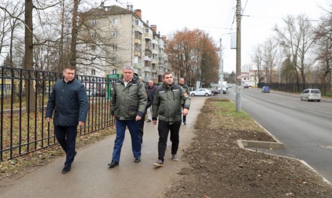 Илья Беспалов проконтролировал ремонт дороги на улице Тимирязева в Туле