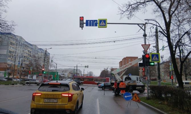 В Туле на пересечении улиц Кирова и Ложевой изменена схема движения