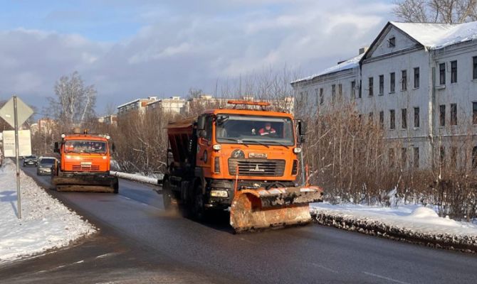 Администрация Тулы проводит антигололедную обработку магистралей