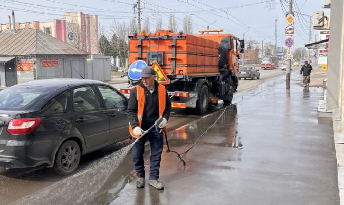 С улиц Тулы за сутки вывезли 189 кубов смёта