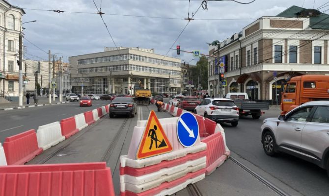 В центре Тулы изменили схему движения из-за ремонта трамвайных путей