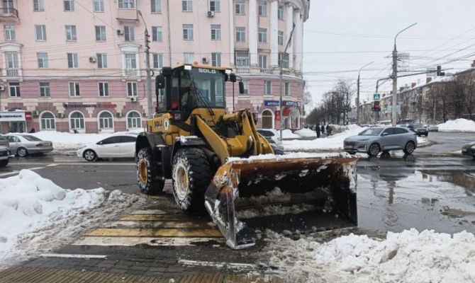 Более 500 самосвалов снега вывезли с улиц Тулы за сутки