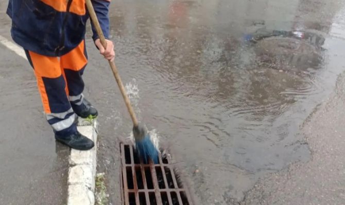 В Туле устраняют подтопления после дождя