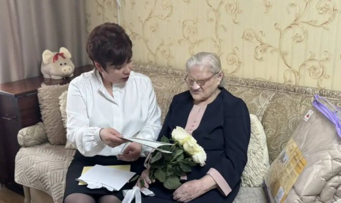 Жительницу Тулы поздравили со 100-летним юбилеем