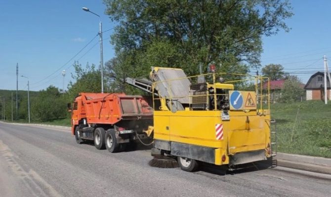 За прошедшие сутки с улиц Тулы вывезли 81 кубометр смёта