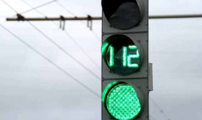 На пересечении Московского шоссе и улицы Ключевой в Туле заработает новый светофор