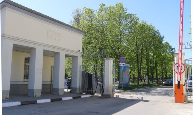 На тульских кладбищах установят больше контейнеров для мусора