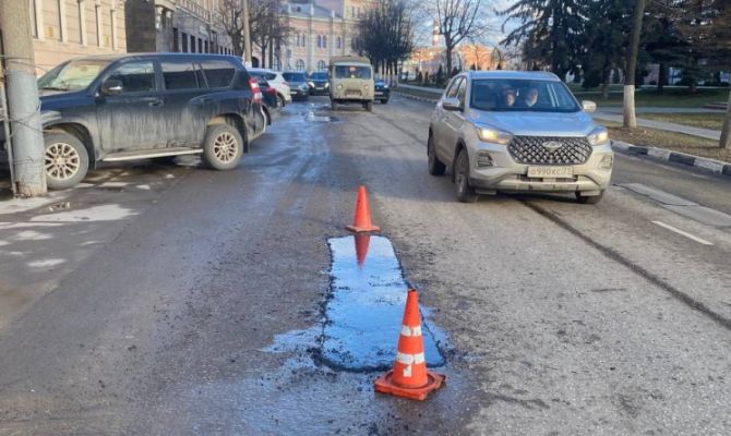 За неделю в Туле отремонтировали более 2000 квадратных метров дорог