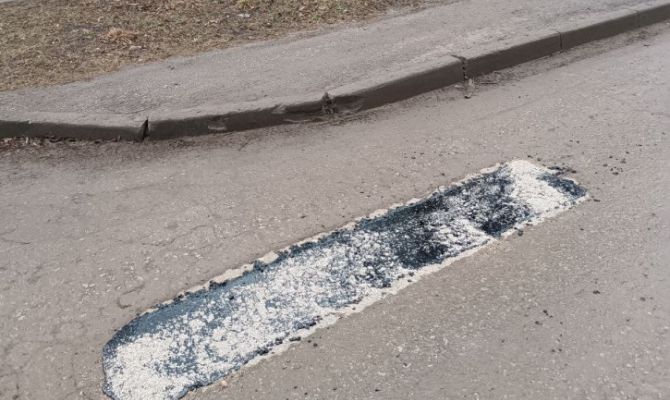 На 3 улицах в Туле заделают ямы на дорогах