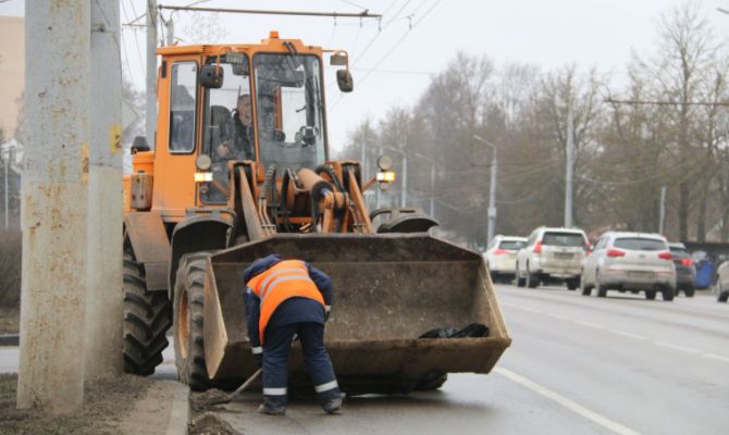 В Туле усилят работу по уборке летучего мусора