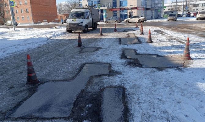 Стало известно, сколько ям на тульских дорогах заделали с начала года