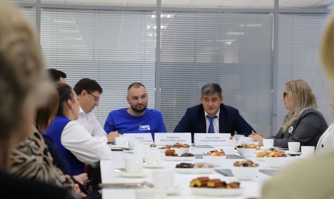 При участии "Единой России" и "Молодой Гвардии" продолжается патриотический проект "Жёны героев"