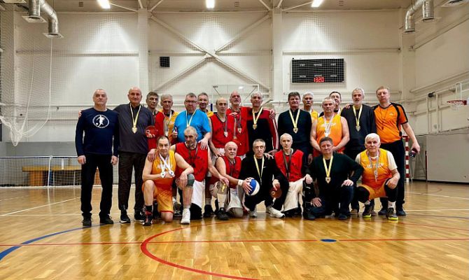 Сборная Тульской области по баскетболу среди ветеранов стала лучшей в Центральной России
