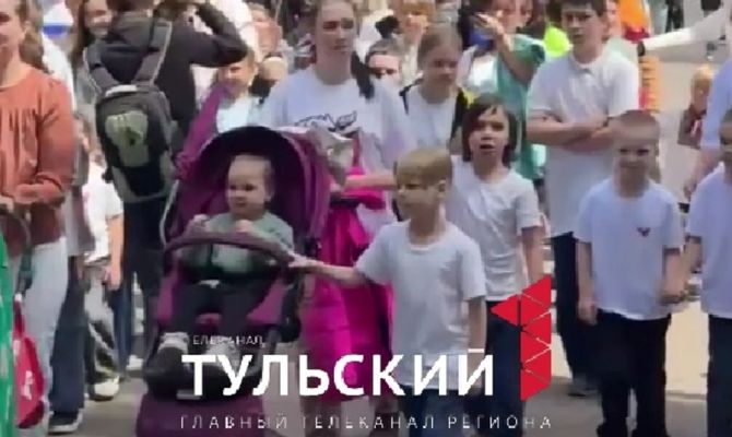 По Туле 1 июня прошел парад колясок