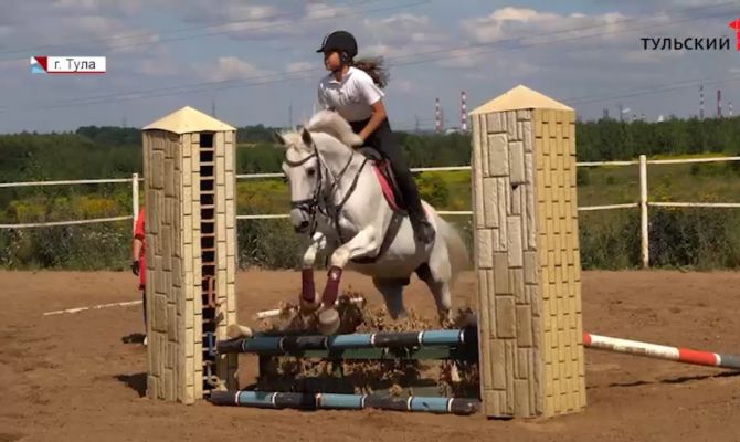 Тульские наездники готовятся к соревнованиям по конкуру