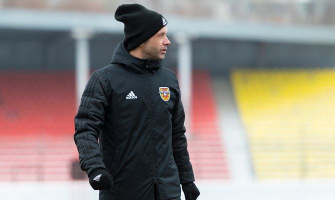 Дмитрий Парфенов намекнул на предвзятое судейство в матче с "Ротором"