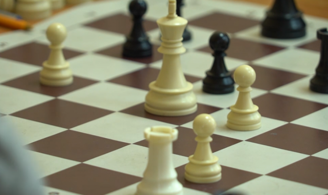 Пенсионеров приглашают на праздничный турнир по шахматам в Туле