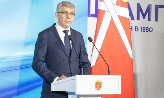 Дмитрий Миляев наградил отличившихся работников завода "Штамп"