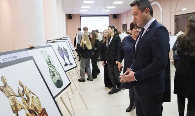 В Новомосковске открылась выставка федерального уровня