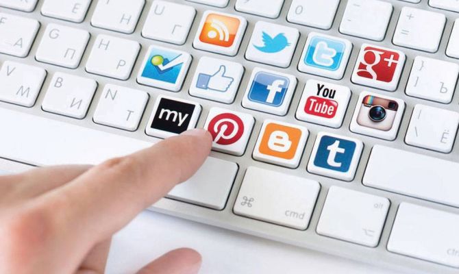 Ученые: ложь в соцсетях распространяется быстрее правды