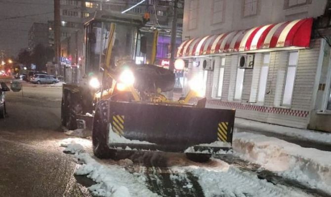 За сутки на улицы Тулы высыпали больше 1000 тонн реагентов