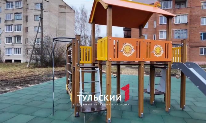 Дмитрий Миляев поручил пересмотреть принцип строительства детских площадок