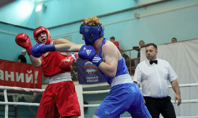 В Туле завершился межрегиональный турнир по боксу памяти Романа Жабарова