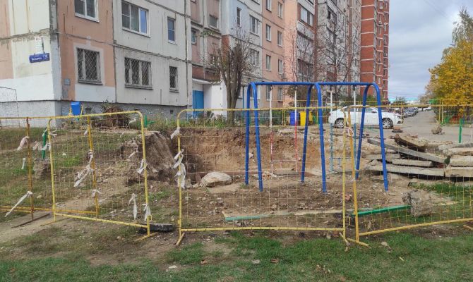 Туляки жалуются на перекопанные коммунальщиками дворы