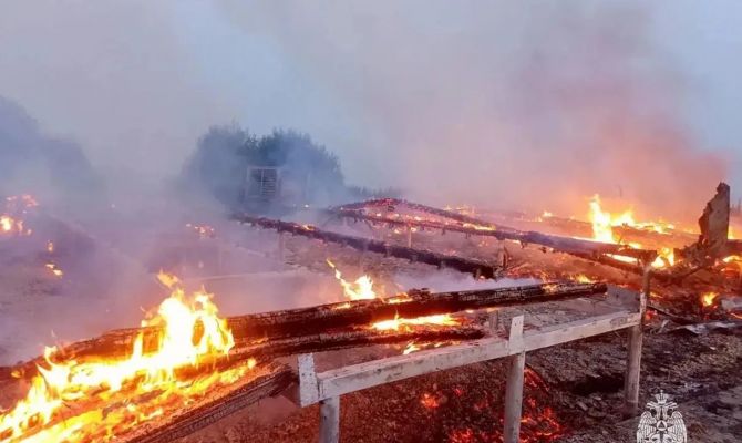 В селе Бунырево под Алексином сгорела сцена