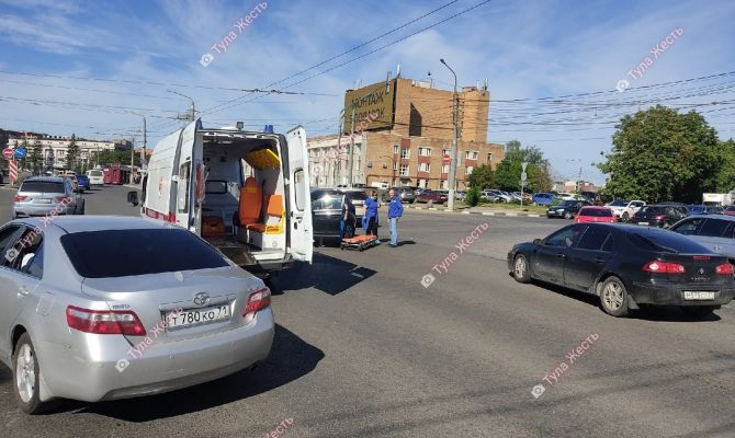 В Туле водителю стало плохо прямо на дороге