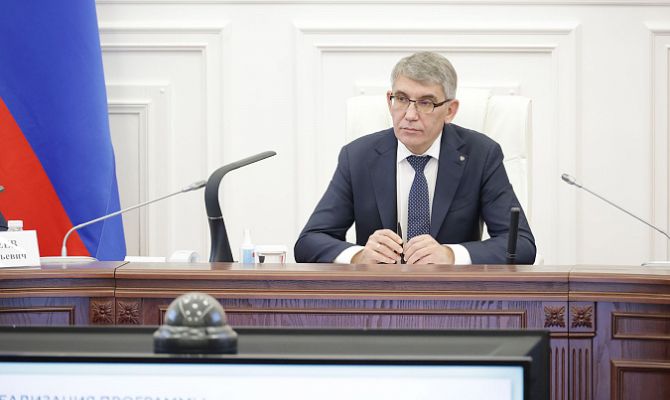 Дмитрий Миляев поручил улучшить работу телефонов доверия глав муниципалитетов