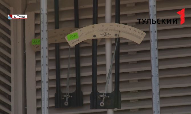 Низкое атмосферное давление приводит к осадкам: как метеорологи предсказывают погоду 