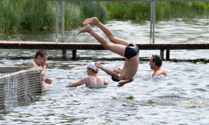 От судорог до паники: какие опасности подстерегают туляков на водоемах