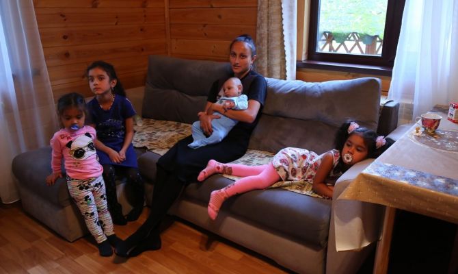 "Начинаем жизнь с чистого листа": беженцы рассказали об эвакуации из Харьковской области