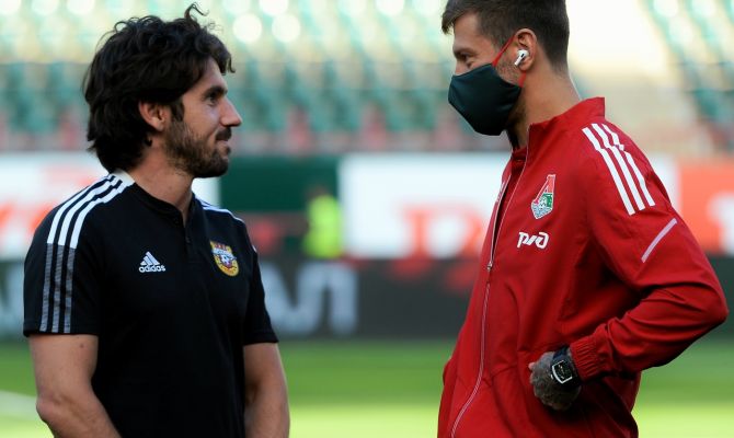 В Москве стартует матч "Локомотив" - "Арсенал"