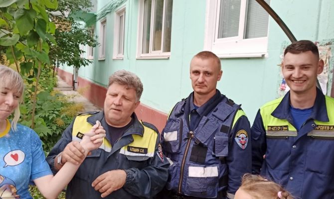 В центре Тулы на лестничной площадке многоэтажки обнаружили экзотическую змею