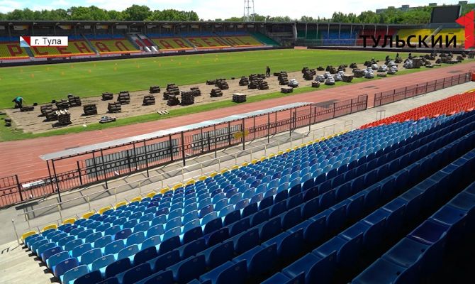 Как меняют газон на стадионе тульского «Арсенала»