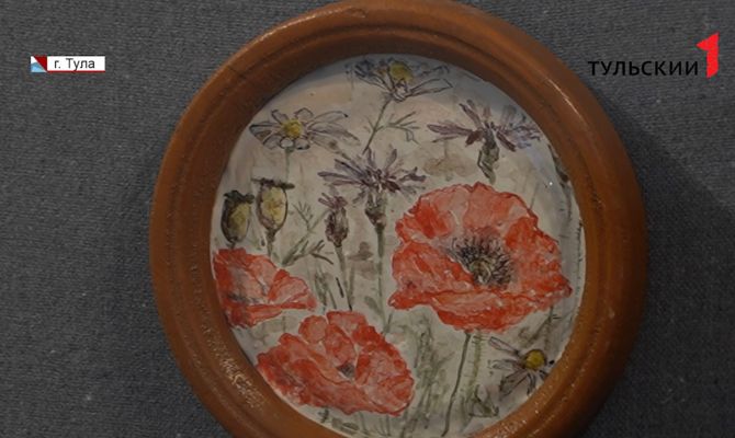 Прекрасное после долгой зимы: тульские флористы украсили цветами одежду и предметы интерьера