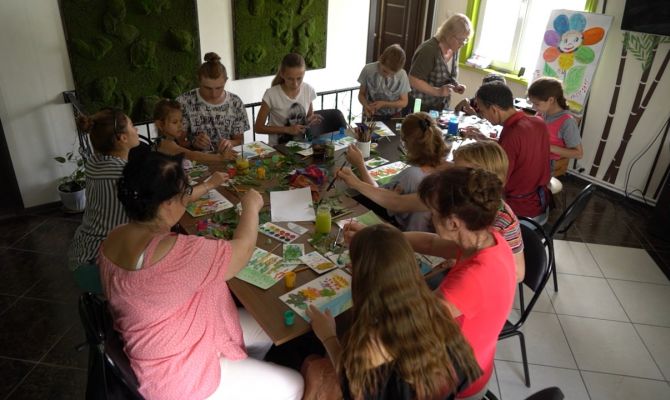 Как вынужденным переселенцам в Тульской области помогают адаптироваться к новой жизни