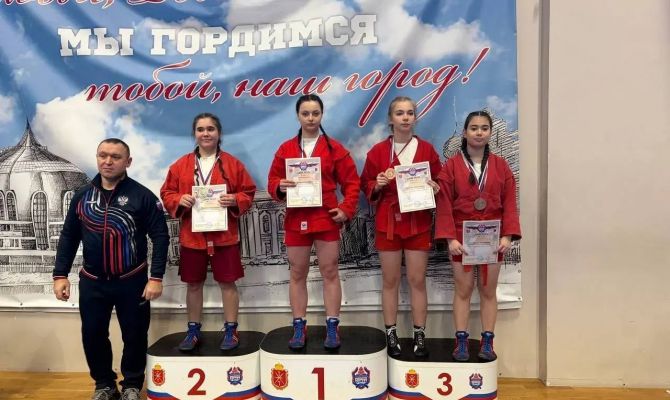 Сколько спортсменов приняли участие в первенстве Тульской области по самбо