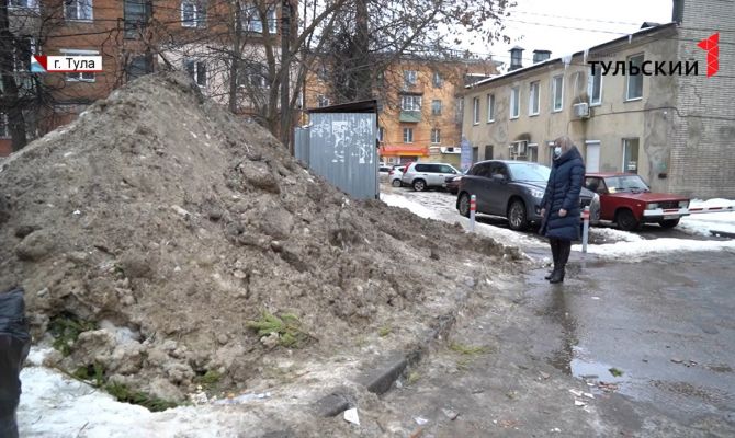 В Туле прокуратура выясняет, кто из УК не справился с уборкой снега во дворах