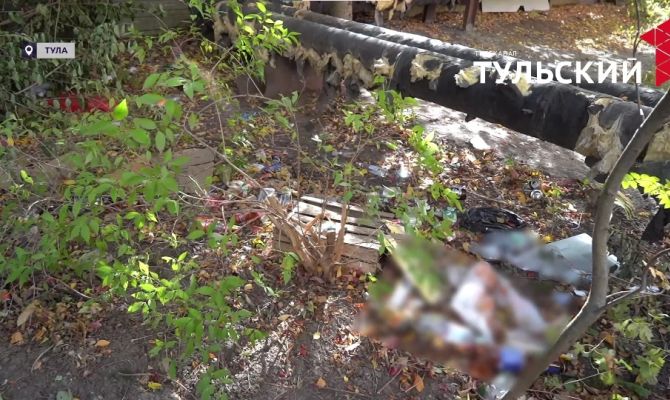 Двор на проспекте Ленина в Туле стал площадкой для банкетов бомжей
