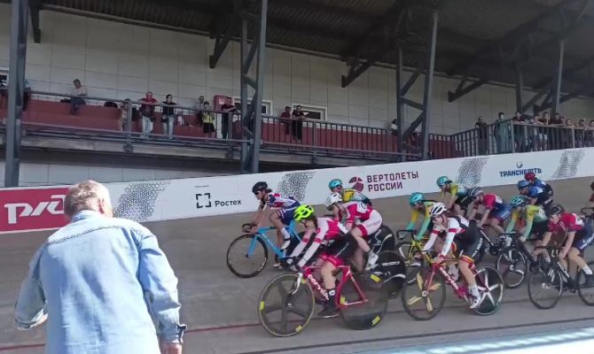 Стартовали международные соревнования по велоспорту "Большой приз Тулы"