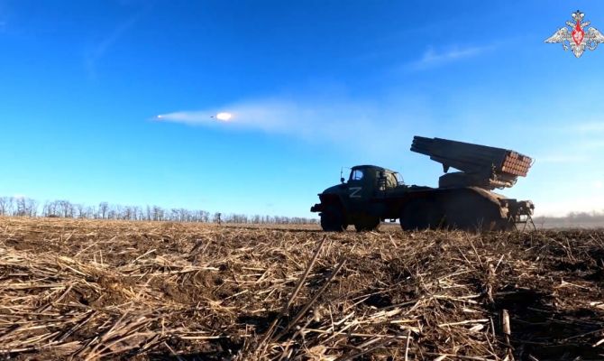 Минобороны РФ опубликовало кадры работы тульского «Града» в зоне СВО