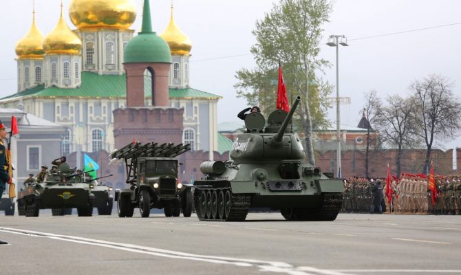 На площади Ленина в Туле стартовал Парад Победы