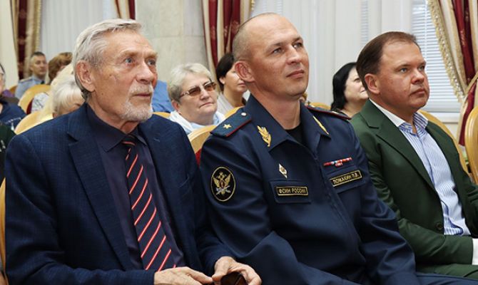 Звезда фильма «Любовь и голуби» Александр Михайлов посетил Тульскую область