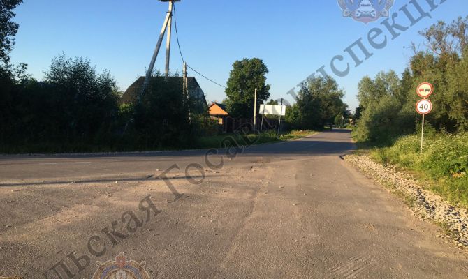 В Тульской области двое несовершеннолетних на мотоцикле врезались во внедорожник