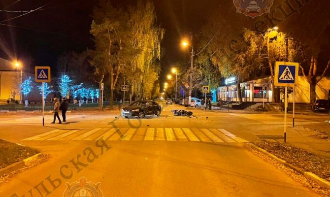 В Алексине сбитого на дороге мотоциклиста увезли в больницу с травмами