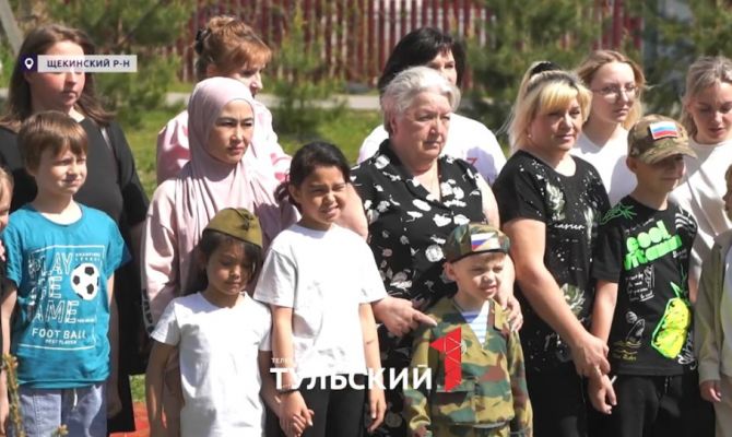 Воспитанники детского сада в Щекинском районе и их родители посадили собственную Аллею памяти